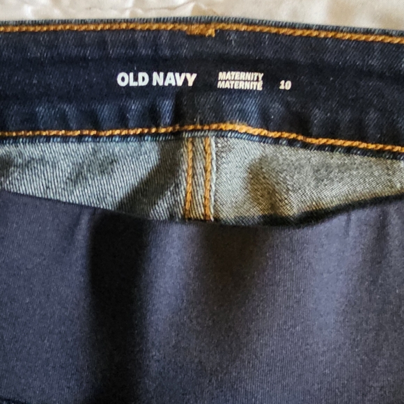 Old Navy Maternity Jeans. Stretchy. Size: 10 - Picture 3 of 3